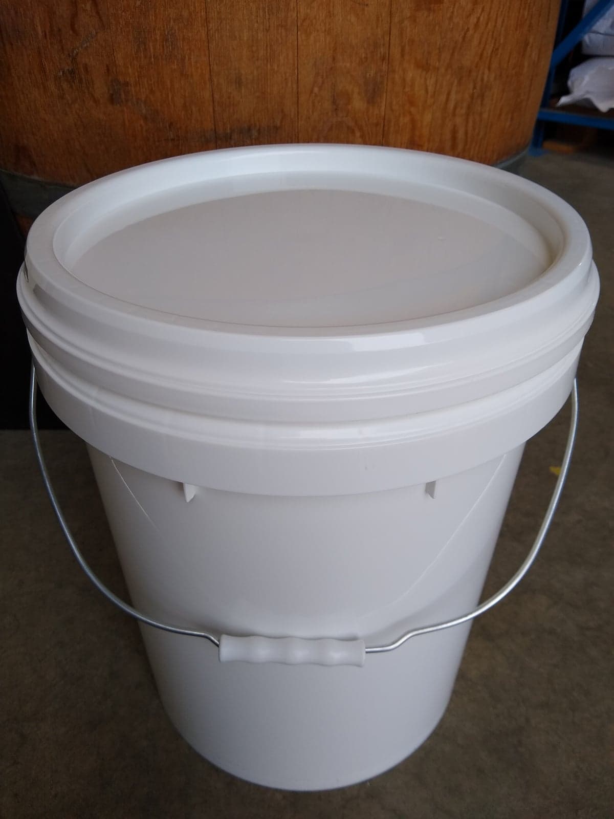 20L Food Grade Bucket with Lid image 2