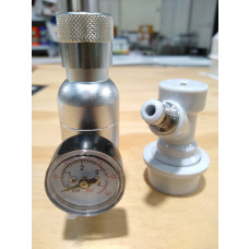 Mini regulator with pressure gauge incl. ball lock gas disconnect